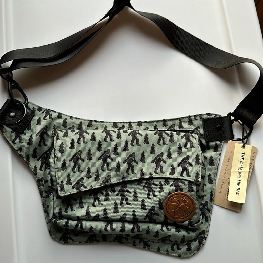 NWT Bigfoot Hip Pack